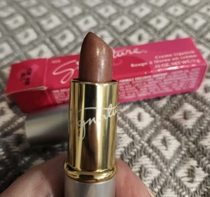 Mary Kay MK Signature Creme Rossetto ROSA SHIMMER 0013 NUOVO IN SCATOLA - Foto 1 di 2