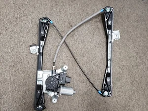 2003 2004 2005 06 07 2008 JAGUAR S-TYPE RIGHT FRONT WINDOW REGULATOR WITH MOTOR - Picture 1 of 1