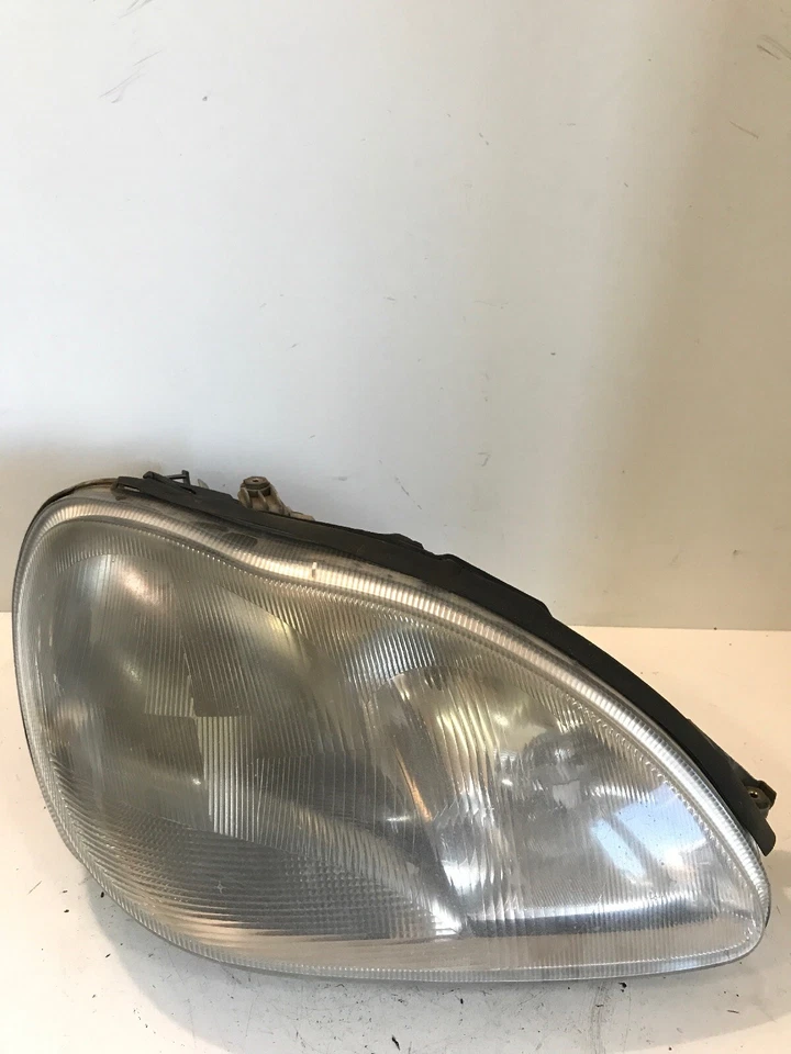Mercedes W220 S Class Front Right Headlight A2208200261 0301153002 Genuine 2000 - Image 1 of 4