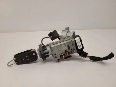 2010-2015 CHEVROLET EQUINOX Ignition Switch W Key 13504286 94737994        - Image 1 of 4