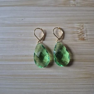 Joan Rivers Pendientes Lágrima Verde Tono Dorado Palanca Pendientes Bisutería - Imagen 1 de 7