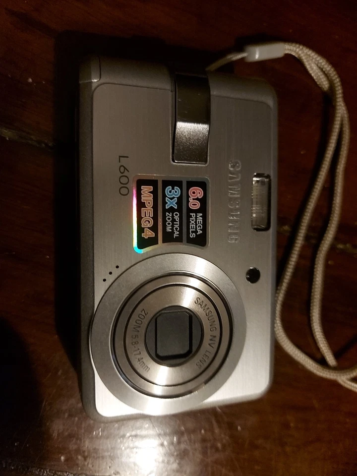 Samsung L600 6.0MP Digital Camera Untested No battery - Image 1 of 3