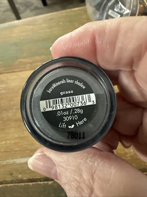 New bareMinerals Liner Shadow Eye Liner in Grass  .28g - Image 1 of 3