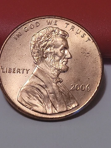 2006 penny with die crack and large chip or retained cud in hair/head obverse RD Cover