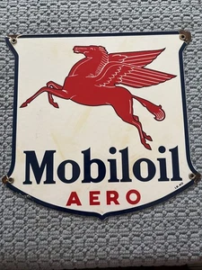 Letrero de combustible de avión de gasoil Mobiloil Aero Pegasus 1940 Mobil - Imagen 1 de 14