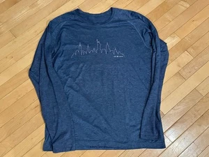 Lululemon Para Hombres XL Nueva York Nueva York Azul Marino Manga Larga Skyline EXCLUSIVO *COMO NUEVO* - Imagen 1 de 6