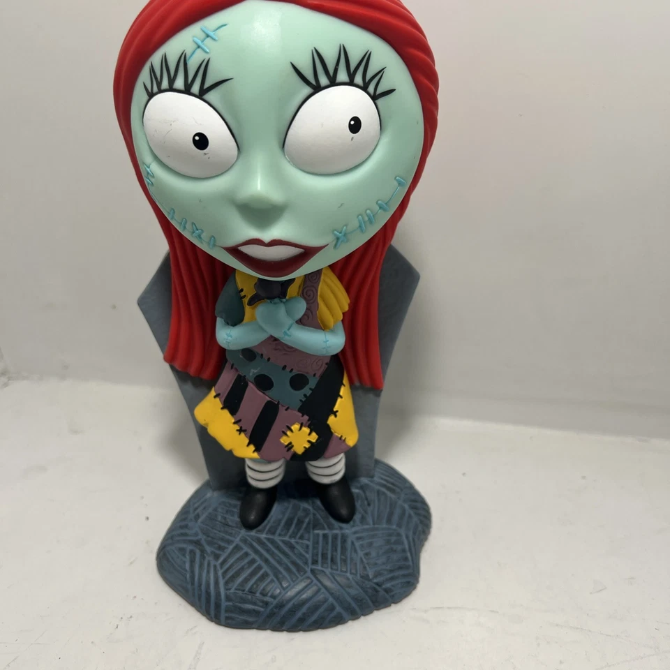 Banco de moedas Nightmare Before Christmas Sally - Imagem 1 de 4