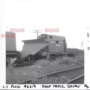 4C581 (2) RP 1960 LEHIGH VALLEY RAILROAD CABOOSE #96613 SAYRE PA SHOP TRACK - Picture 1 of 2