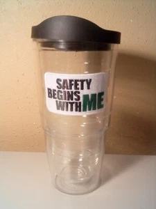 Parche de vaso Tervis 24 oz ""La seguridad comienza conmigo"" aislado limpiado - Imagen 1 de 4