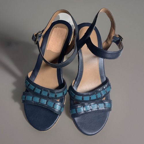 Sandali Clarks con zeppa in sughero taglia 8M tomaia in pelle blu navy azzurro