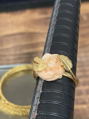Vintage 18k Yellow Gold Carved Coral Rose Ring Size 6.5 - 4 Grams Total - Image 1 of 4
