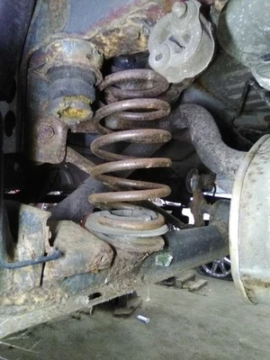 05-08 Chrysler PT Cruiser muelle helicoidal trasero Foto 1 de 4