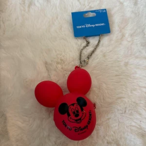 Tokyo Disney Resort Mickey Balloon Bag Charm Red Coin Purse JAPAN NEW - Picture 1 of 2
