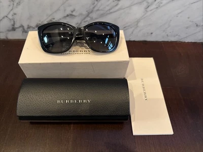 女士的巴宝莉太阳镜 B4164 3001/T3 黑色偏光 — 第 1/4 张图片