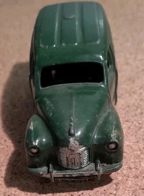 very old Dinky austin ref unknown van reg SSD 214 green see pics for condition - Image 1 of 4