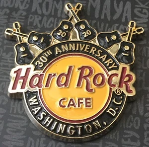2020 HARD ROCK CAFE WASHINGTON DC 3D 30TH ANNIVERSARY LOGO & GUITARS LE PIN - Picture 1 of 1