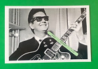 PHOTO 4X6 trouvée de l'ancien auteur-compositeur-interprète chanteur interprète Roy Orbison dans l'ombre