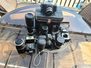 camera lot vintage and new age SOLD AS IS and UNTESTED - Picture 1 of 12