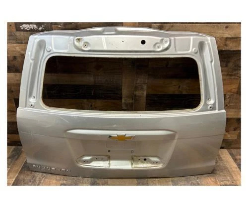 Tampa do porta-malas Chevrolet traseira suburbana 2018-2020 fabricante de equipamento original 22756788 - Imagem 1 de 4