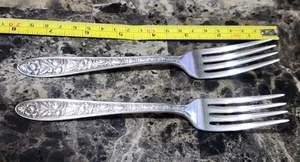 😎 LOT OF 2 ART NOUVEAU MET ROSE MEO1 SILVERPLATED "7 1/8" PLACE FORKS 🍽 - Picture 1 of 7
