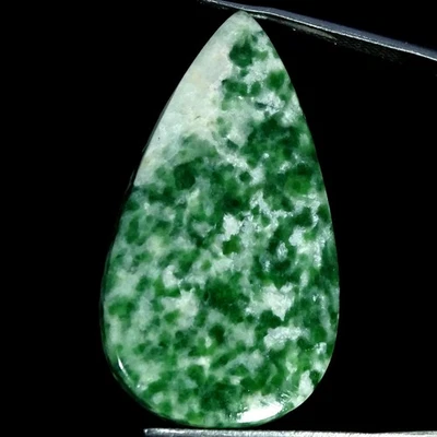 Piedra preciosa cabujón pera jade punto verde 100 % natural 36,40 quilates 21X38X4 mm Foto 1 de 4