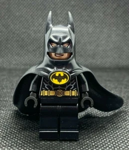 LEGO Tim Burton's Batman Minifigure sh607 READ DESCR defect on back of the torso - Picture 1 of 4
