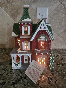 DEPT 56 Snow Village BEACON HILL VICTORIAN Lighted Christmas Holiday Ceramic - Picture 1 of 13