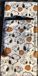 PEANUTS~”SNOOPY” and PUMPKINS~”6” X 7”~One Oven Mitt & Hand Towel ~NEW~FREE SHIP - Picture 1 of 2