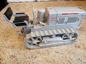 Ertl 1/16 Caterpillar 1928 2-Ton Crawler #2438 No Box - Picture 1 of 5