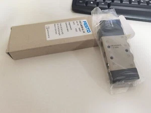 1PZ Valvola Selenio Nuova per Festo CPE14-M1BH-5L-1/8 196941 Spedizione Rapida - Foto 1 di 2