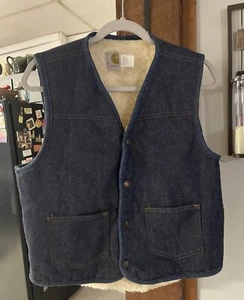 Men’s Carhartt Denim vest Sherpa Lined Size Med. VTG 1990’s Excellent Condition - Picture 1 of 4