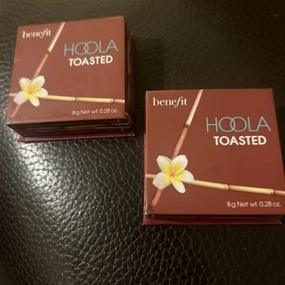 Bronceador mate profundo tostado Benefit Hoola tamaño completo 0,28 oz Foto 1 de 4