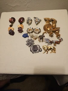 Vintage Schmuck Konvolut goldfarben 11 Teile Pins Ohrringe - Bild 1 von 20