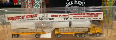 Remolque tractor Roy F. Lay Trucks N' Stuff 1/87 raro con kit doble de 28' Foto 1 de 4