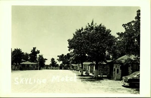 RPPC Skyline Motel Stone Cottages unbekannter Ort Echtfoto Postkarte - Bild 1 von 2