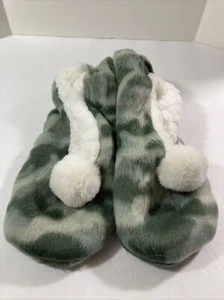 Maurices Slipper Socks Camo Pattern Sherpa Lining OS Up To Womens 9 - Picture 1 of 3