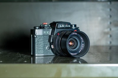 Cámara Leica R-E 35 mm con lente Leitz Summicron R 35 mm f/2 3 cámaras Foto 1 de 4