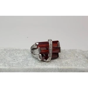 Faceted Red Glass Stone Silver Tone Ring Size 6.75 - Picture 1 of 6
