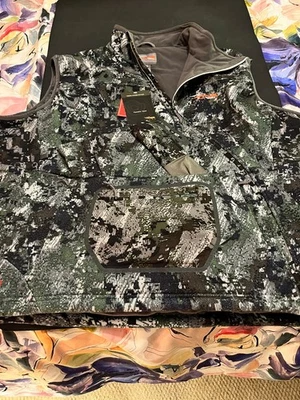 Sitka Gear-Very Rare- New w/ Tags Fanatic Vest-3XL-Elevated Forest-RARE - Image 1 of 4