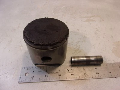 1974 YAMAHA DT360 DT 360 A MOTOR PISTON HEAVY WEAR - Image 1 of 4