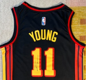 Trae Young signed Autogramm Atlanta Hawks Trikot NBA Oklahoma USA - Bild 1 von 4