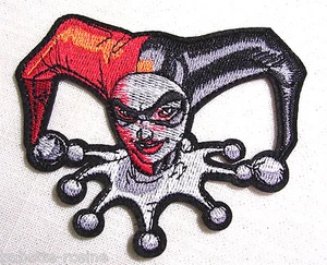 ÉCUSSON PATCH BRODÉ thermocollant - TÊTE JOKER CHAPEAU NOIR ROUGE ** 10 x 8 cm * - Picture 1 of 1