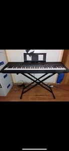 Piano yamaha psr ew410 + pieds - Foto 1 di 2