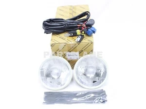 Toyota Land Cruiser OEM Genuine Headlamp 81110-60P70 - Picture 1 of 2