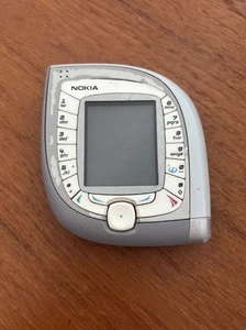 Téléphone portable vintage Nokia 7600 rare non testé vendu en l'état - Photo 1/6