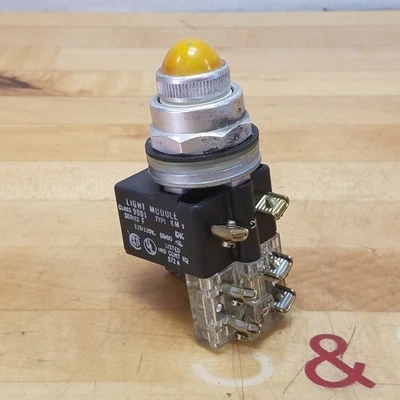 Square D 9001KT1A9 Push To Test Pilot Light, Amber, Type KM, 110/120V, 1 NO/NC - Image 1 of 4