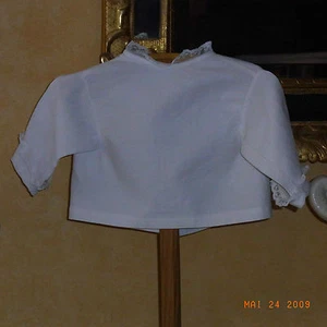 BRASSIERE BEBE COTON & DENTELLE BLANC / OLD WHITE LACE & COTTON BABY SHIRT - Imagen 1 de 1