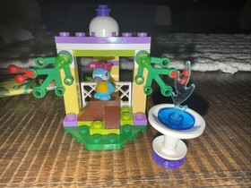 LEGO Friends #41044 Set - "Macaw's Fountain" - 100% Complete with Manual 2014