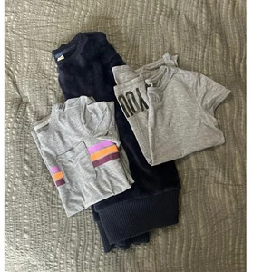 Lot of 3** Girls Athleta tops and sweater Size 8/10 Medium Athleta Girl - Picture 1 of 13