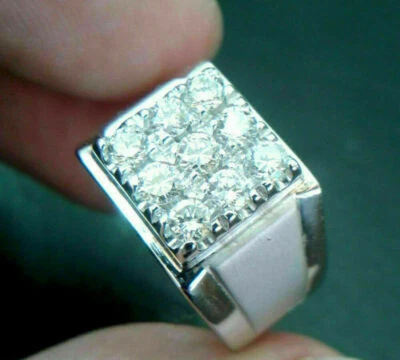 Anillo de boda para hombre enchapado en oro 925 con diamantes simulados de corte redondo de 2,80 quilates  Foto 1 de 3